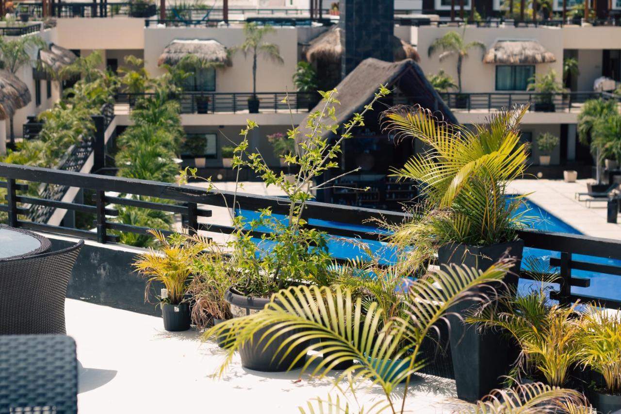 Aldea Thai Beachfront Condos بلايا ديل كارمن المظهر الخارجي الصورة