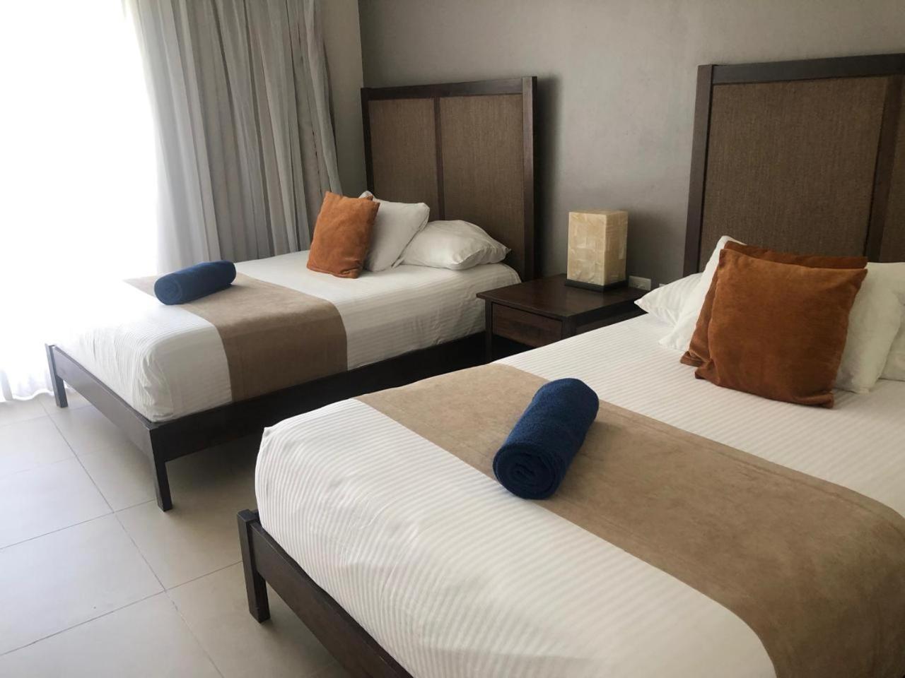 Aldea Thai Beachfront Condos بلايا ديل كارمن المظهر الخارجي الصورة